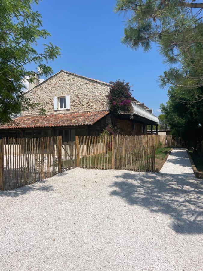 Studio 2 Personnes Vue Marais Salant Parking Et Terrasse Proche Commodite Hyeres Exterior photo